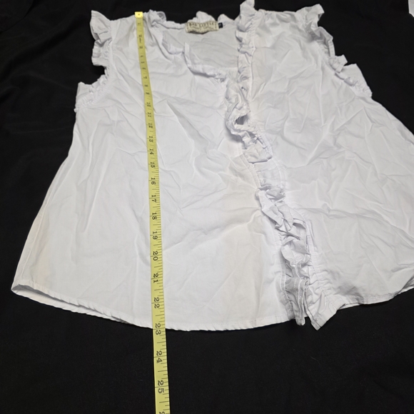 Chic White Ruffle Blouse - Picture 4 of 6